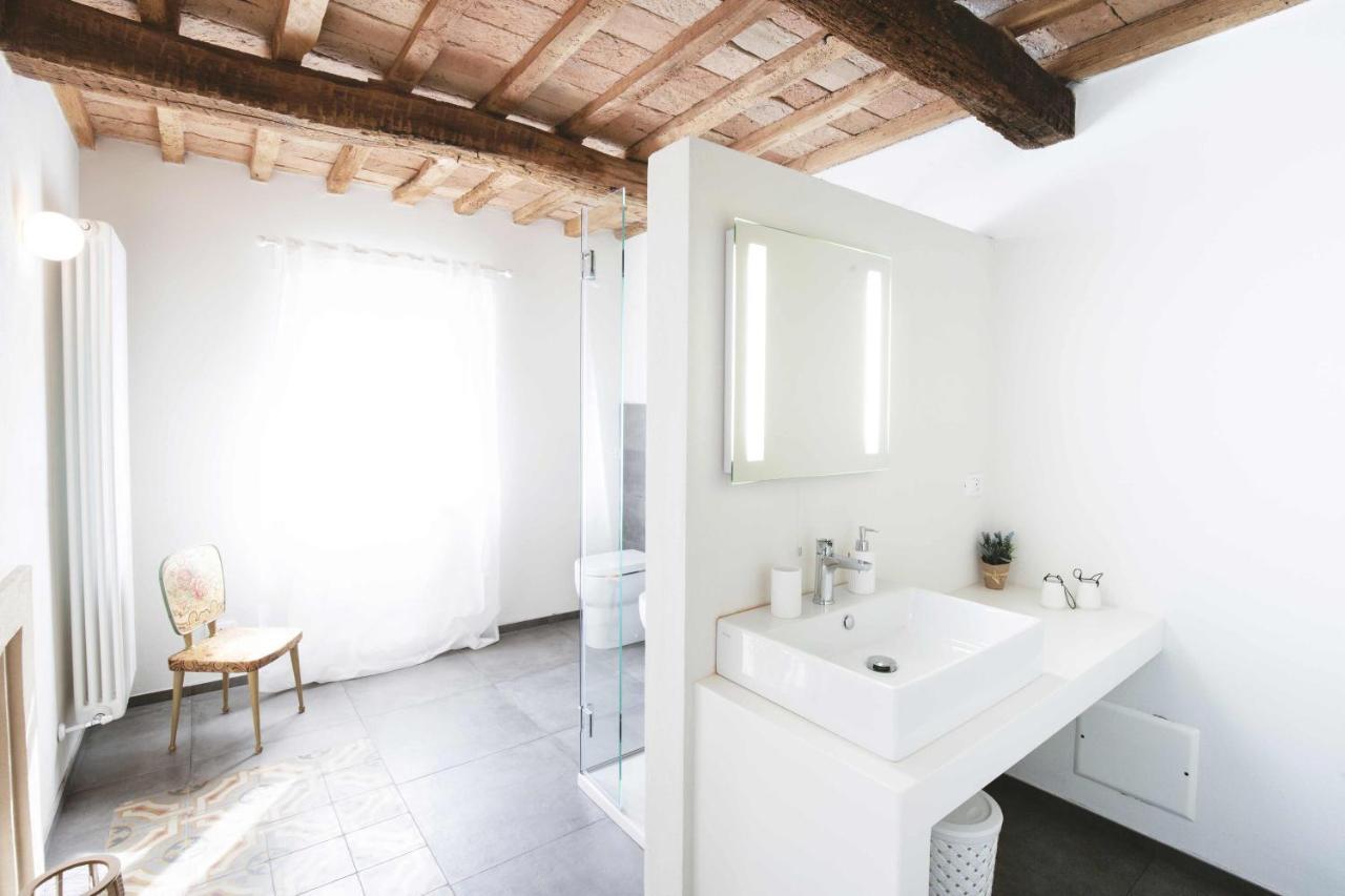 Bed and Breakfast Dimora Della Rocca Costigliole d'Asti Exterior foto
